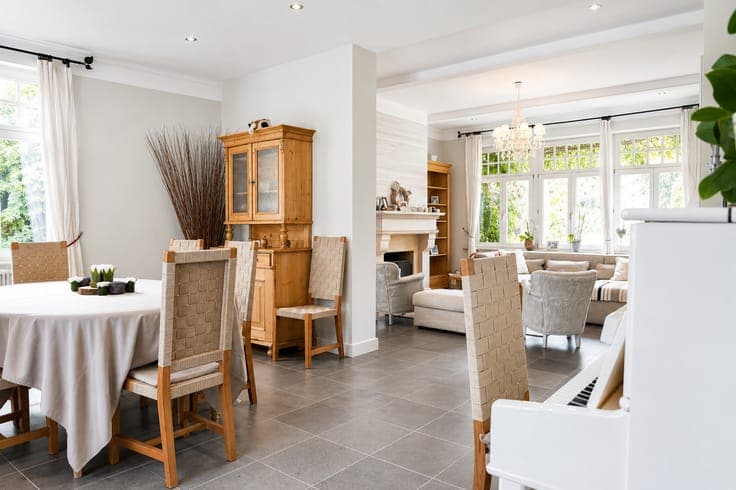 WATERLOO – VILLA (5BDR/1OFF/6BTHR) with superb swimming pool