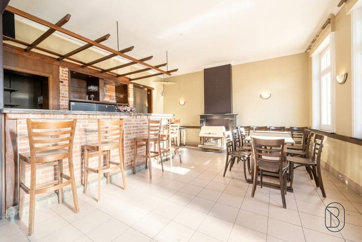 Commercial property with house & parking