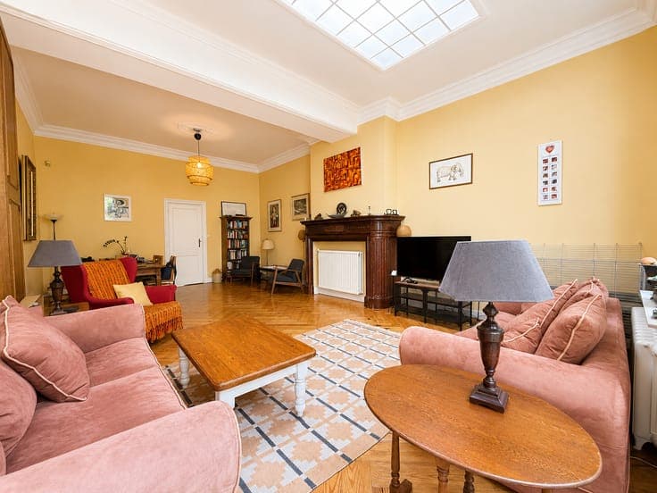 SCHAERBEEK - 2-FRONTED HOUSE - 4 BEDROOMS + COURTYARD