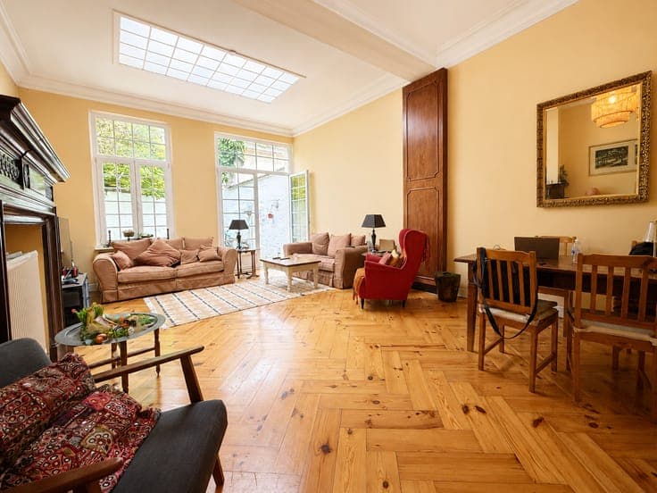 SCHAERBEEK - 2-FRONTED HOUSE - 4 BEDROOMS + COURTYARD