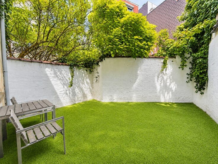 SCHAERBEEK - 2-FRONTED HOUSE - 4 BEDROOMS + COURTYARD