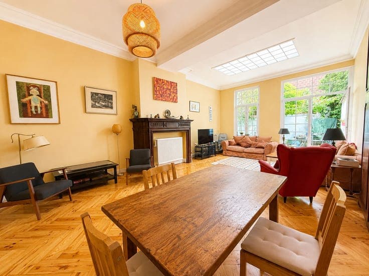 SCHAERBEEK - 2-FRONTED HOUSE - 4 BEDROOMS + COURTYARD