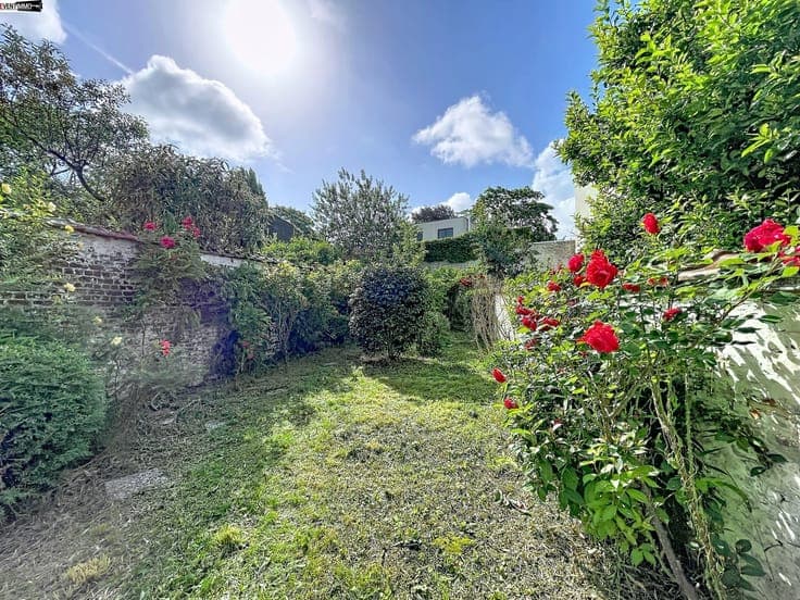 Grande Maison Unifamiliale avec un grand jardin