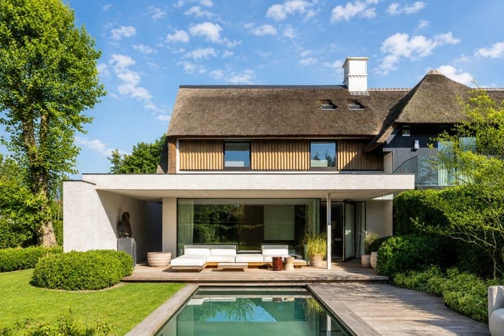 Exceptional Semi-Detached Villa in Prestigious Sparrendre...