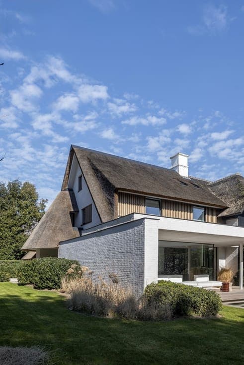 Exceptional Semi-Detached Villa in Prestigious Sparrendre...