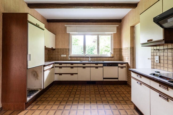 Astrid Area: 3-4BR Villa/Office/Bath/Garage