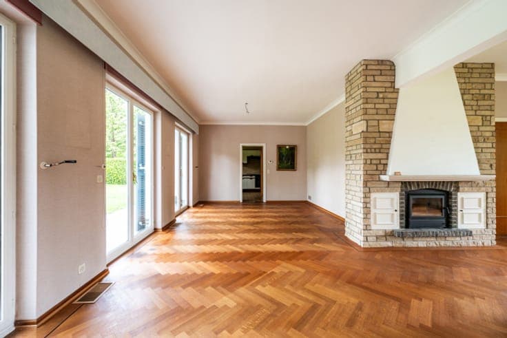 Astrid Area: 3-4BR Villa/Office/Bath/Garage