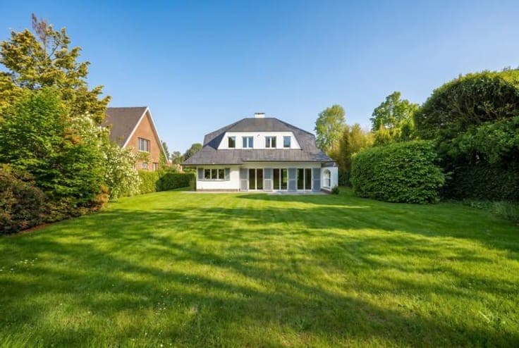 Astrid Area: 3-4BR Villa/Office/Bath/Garage