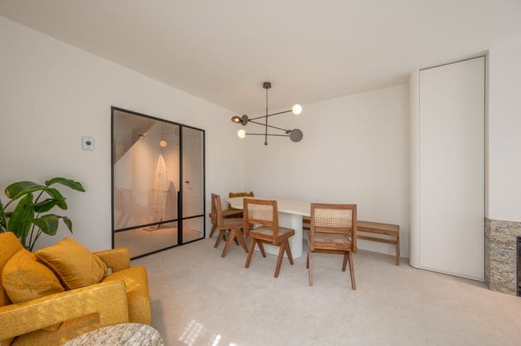 Exclusive semi-detached villa in a prime location, within...