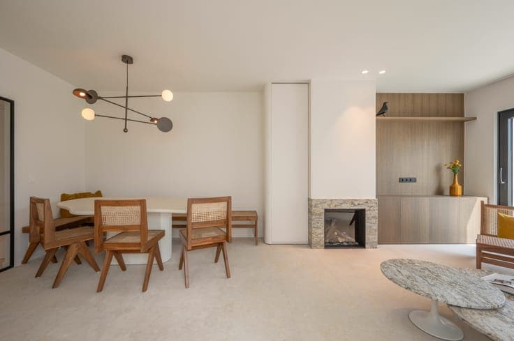 Exclusive semi-detached villa in a prime location, within...
