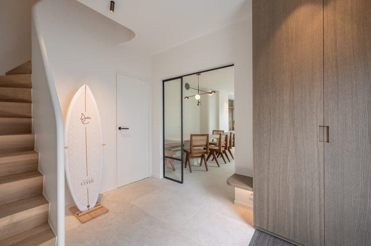 Exclusive semi-detached villa in a prime location, within...