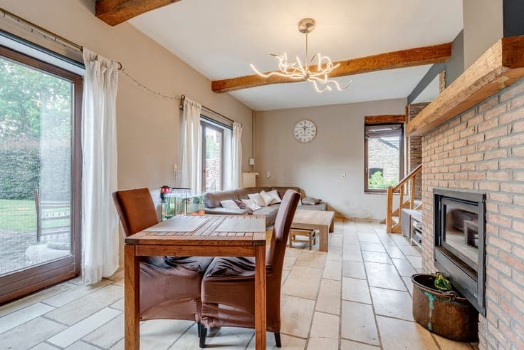 Charming 3-bedroom house with garden and garage