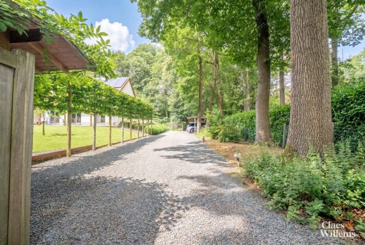 Green villa in sought-after Bois du Strihoux