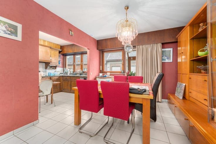 Ready-to-move-in house with garage in Lebbeke