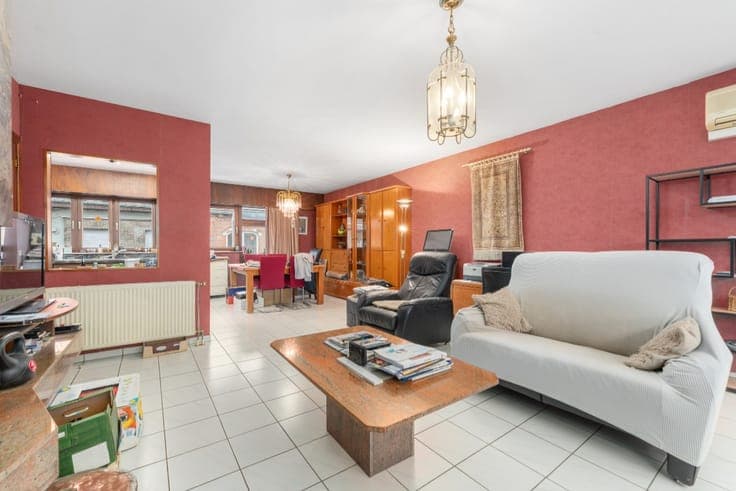 Ready-to-move-in house with garage in Lebbeke