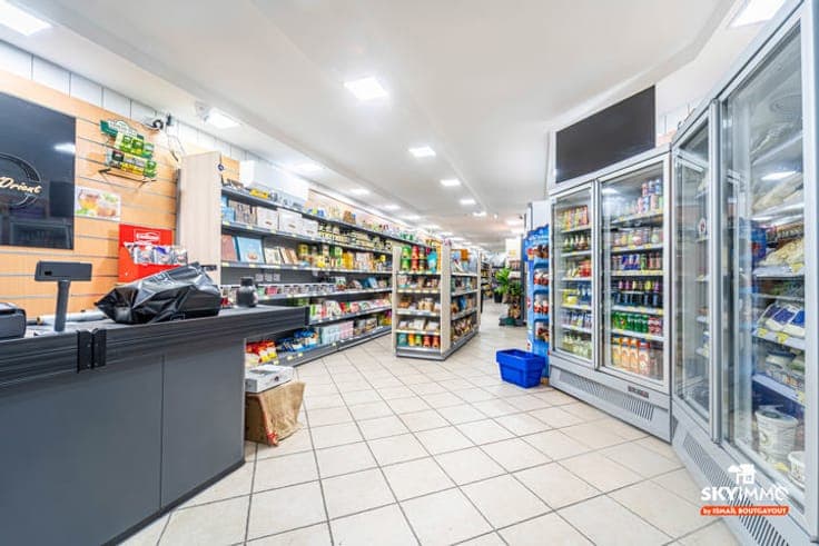 IMMEUBLE MIXTE - REZ COMMERCIAL - 3 APPART - LIEGE