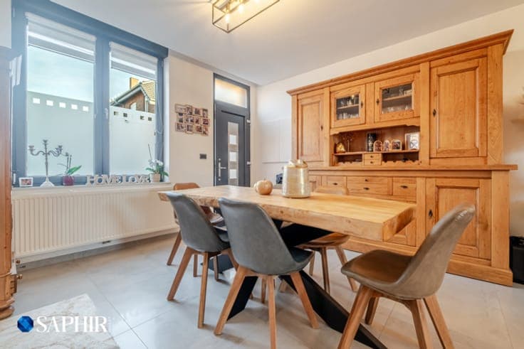 Ougrée : maison 3 façades avec garage et jardin