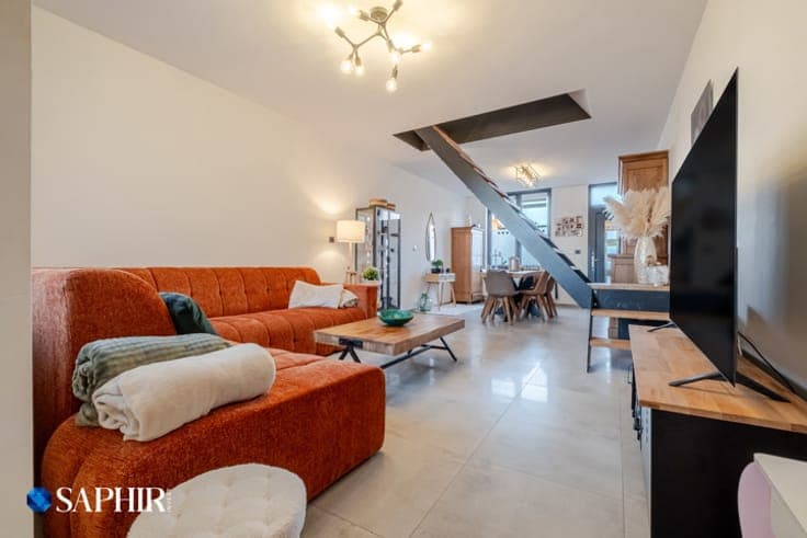 Ougrée : maison 3 façades avec garage et jardin