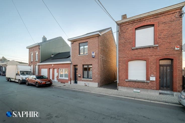 Ougrée : maison 3 façades avec garage et jardin