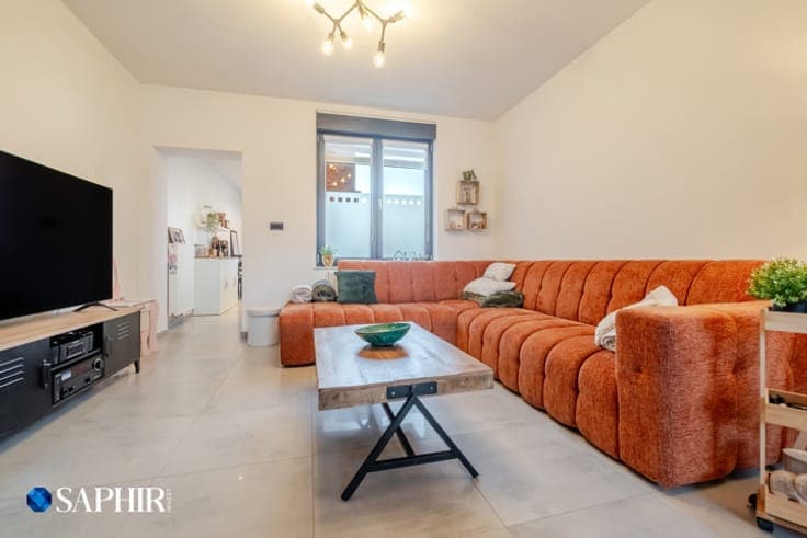 Ougrée : maison 3 façades avec garage et jardin