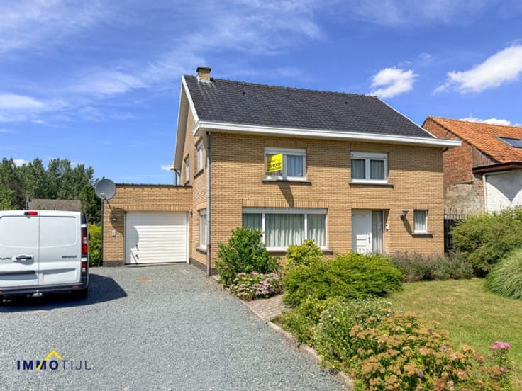 House in Roosdaal