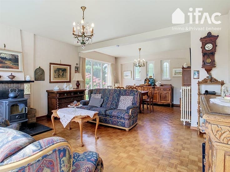 3-bedroom house with lovely garden in quiet street