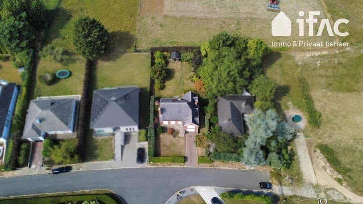 3-bedroom house with lovely garden in quiet street