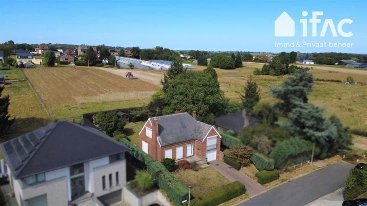 3-bedroom house with lovely garden in quiet street