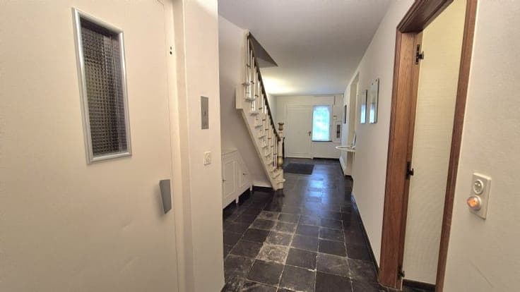 Ruime karaktervolle herenwoning met 4 slpks, garage, tuin...