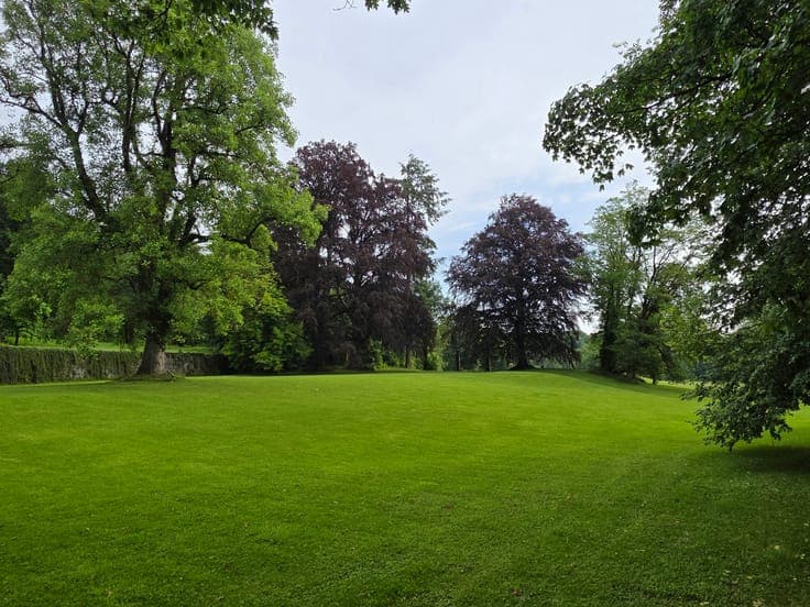 Ciney area, castel set in 10 hectares