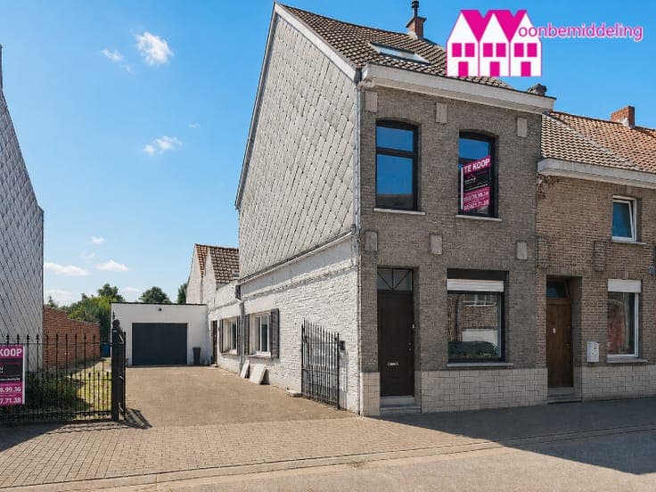 Ninove: grotendeels gerenoveerde hob met 3 slpks, oprit, ...
