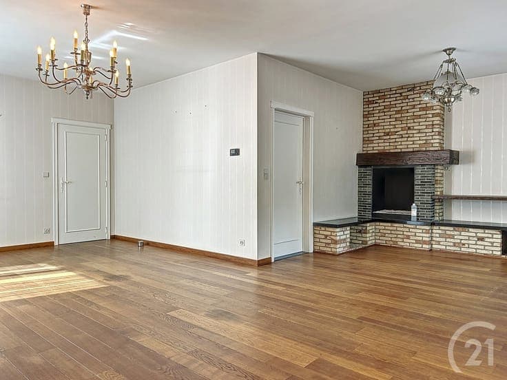 Huis met magazijn en kantoorruimte te koop!