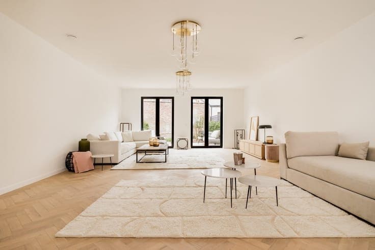 LIVING WITH WOW FEELING IN NEW CONSTRUCTION WITH 4 BDRMS.