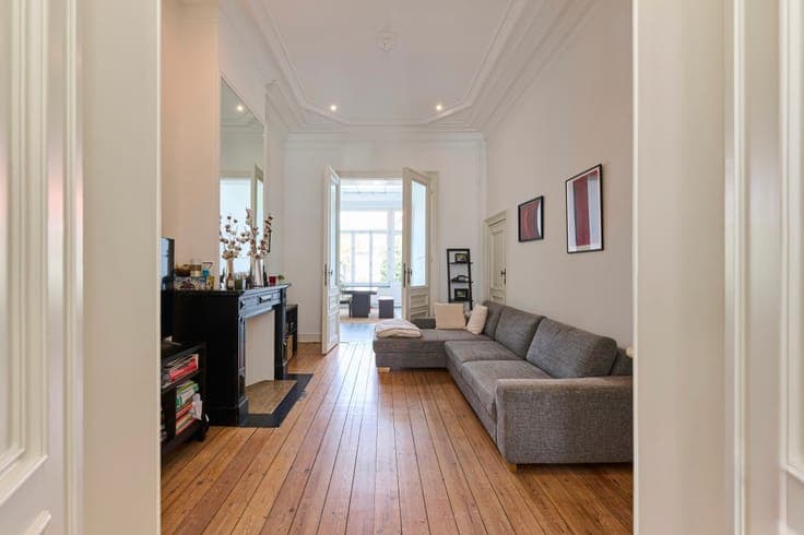 Elegant period house to be converted into 2 or 3 separate un