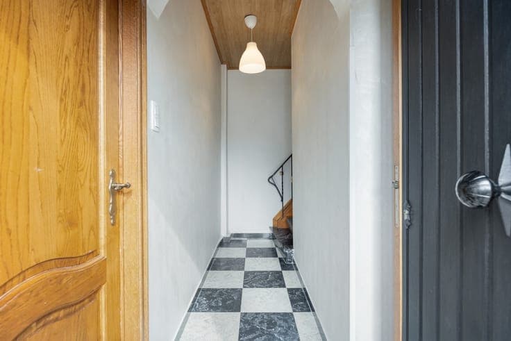 Gezinswoning met potentieel en 4 slaapkamers nabij het centr