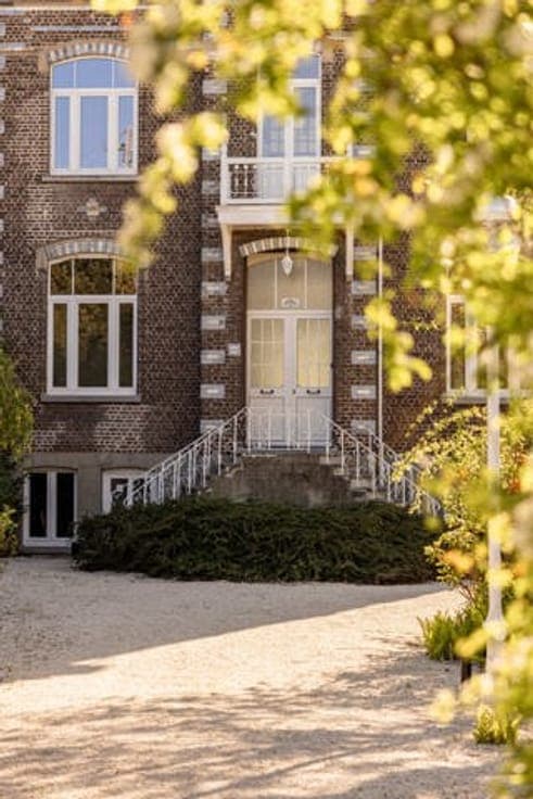 Charming unique château with carriage house and garden