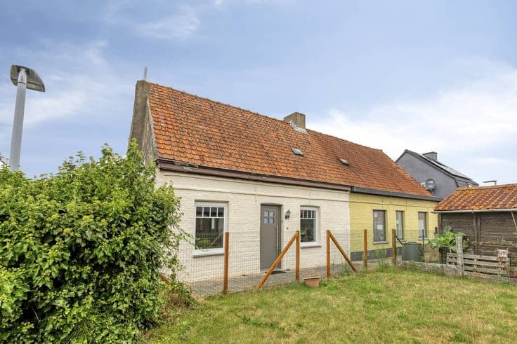 Ideal starter home in the heart of Meulebeke!