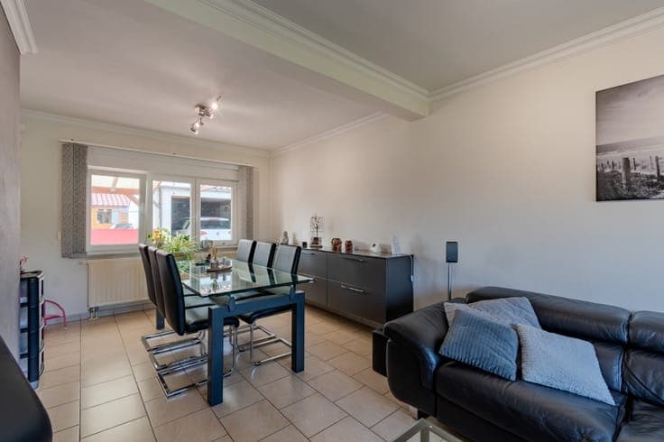 ROSELIES – RENOVATED 3-FACADE HOUSE – 3 BEDROOMS – GARAGE –
