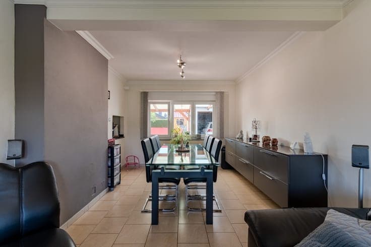 ROSELIES – RENOVATED 3-FACADE HOUSE – 3 BEDROOMS – GARAGE –