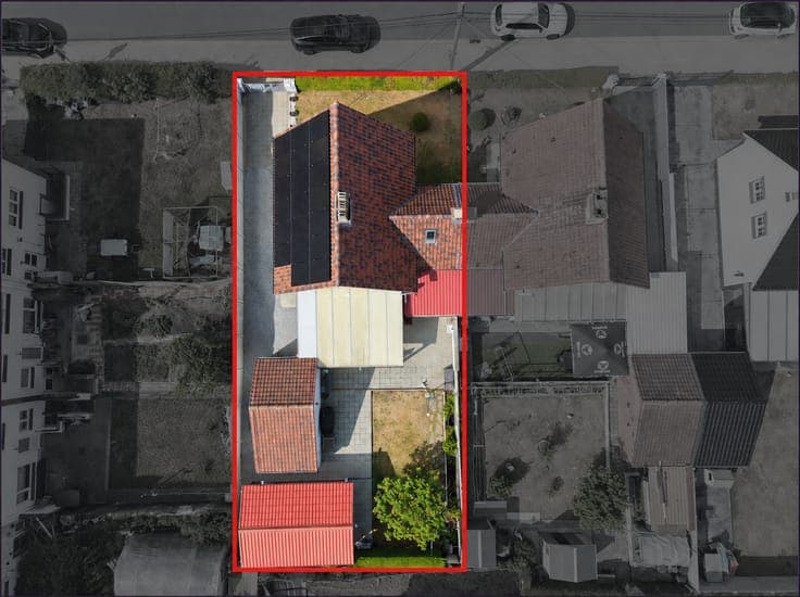 ROSELIES – RENOVATED 3-FACADE HOUSE – 3 BEDROOMS – GARAGE –
