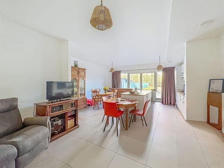 JOLIE MAISON AVEC GARAGE ET JARDIN