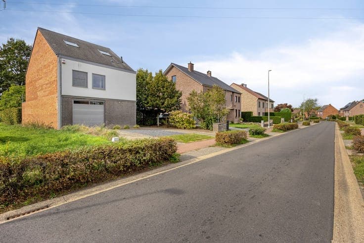 Move-in ready home with garden and garage in Hasselt