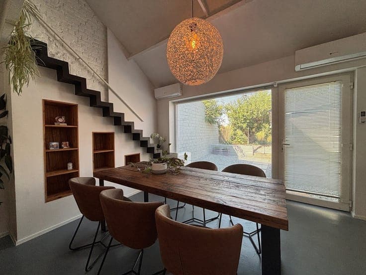 RENOVATED 3-BEDROOM HOME WITH GARAGE AND GARDEN
