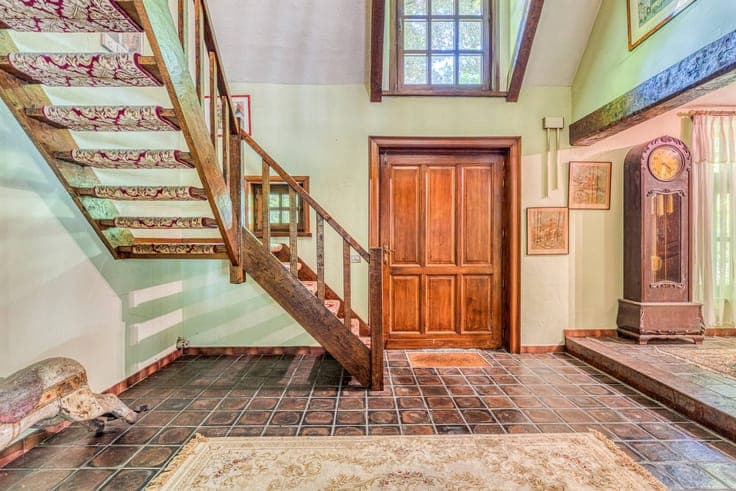 Country-style villa & outbuilding for sale in Schilde