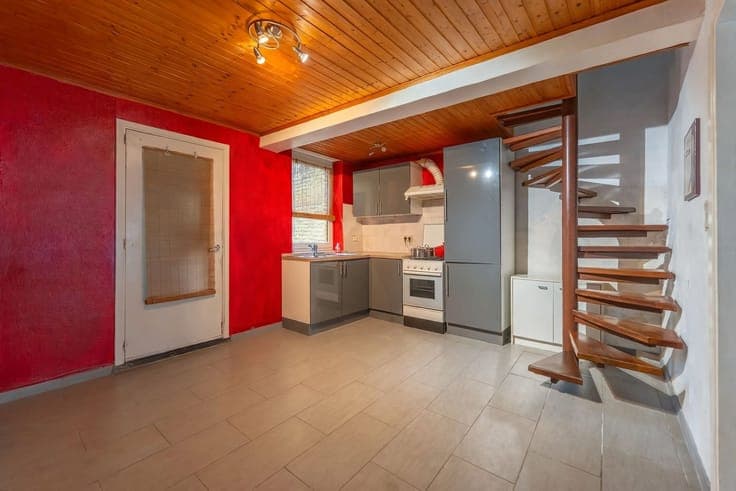 Idéal investisseur - Maison 1 ch avec cour et remise. Faire