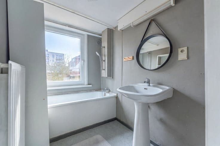 Idéal investisseur - Maison 1 ch avec cour et remise. Faire