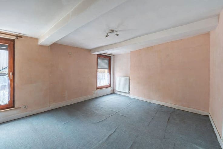 Idéal investisseur - Maison 1 ch avec cour et remise. Faire