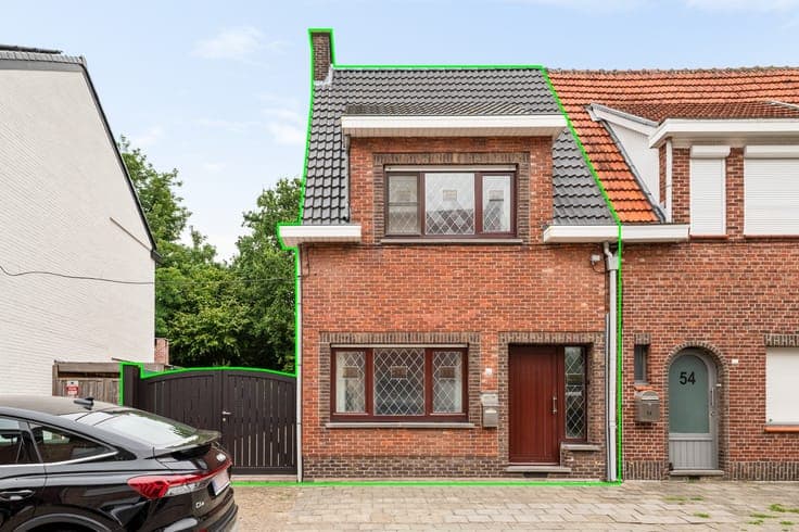 Te renoveren halfopen bebouwing op gunstige locatie in Br...