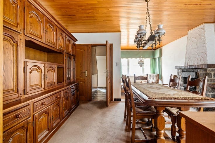 Te renoveren halfopen bebouwing op gunstige locatie in Br...