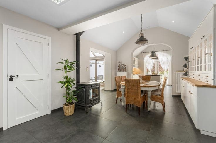 For sale: house with large garden in Westende